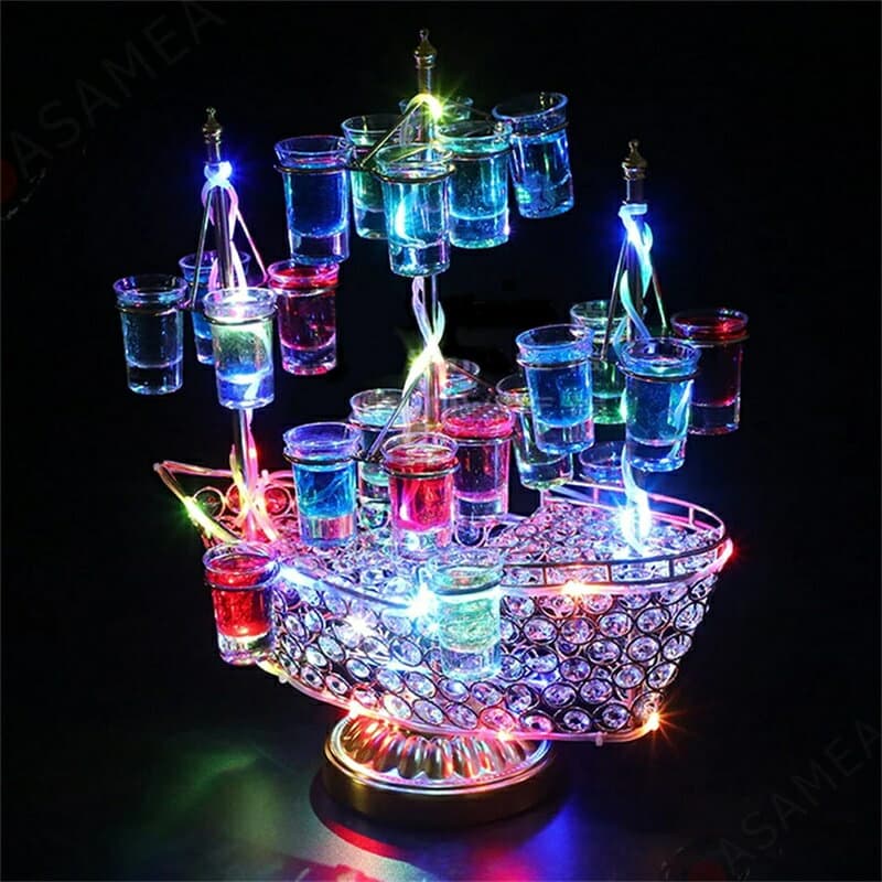 幻の船 LED酒ボトルの表示棚 バーホテル LED酒棚の表示棚 幻の船を実現 酒器 船型酒棚 テキーラ観覧車 パーティ 開店祝い 開店 レストラン レストランの装飾 ワイングラス掛け 24カップ　LEDランプデザイン 卓上自立型 USB充電式 コードレス 操作簡単 雰囲気作り