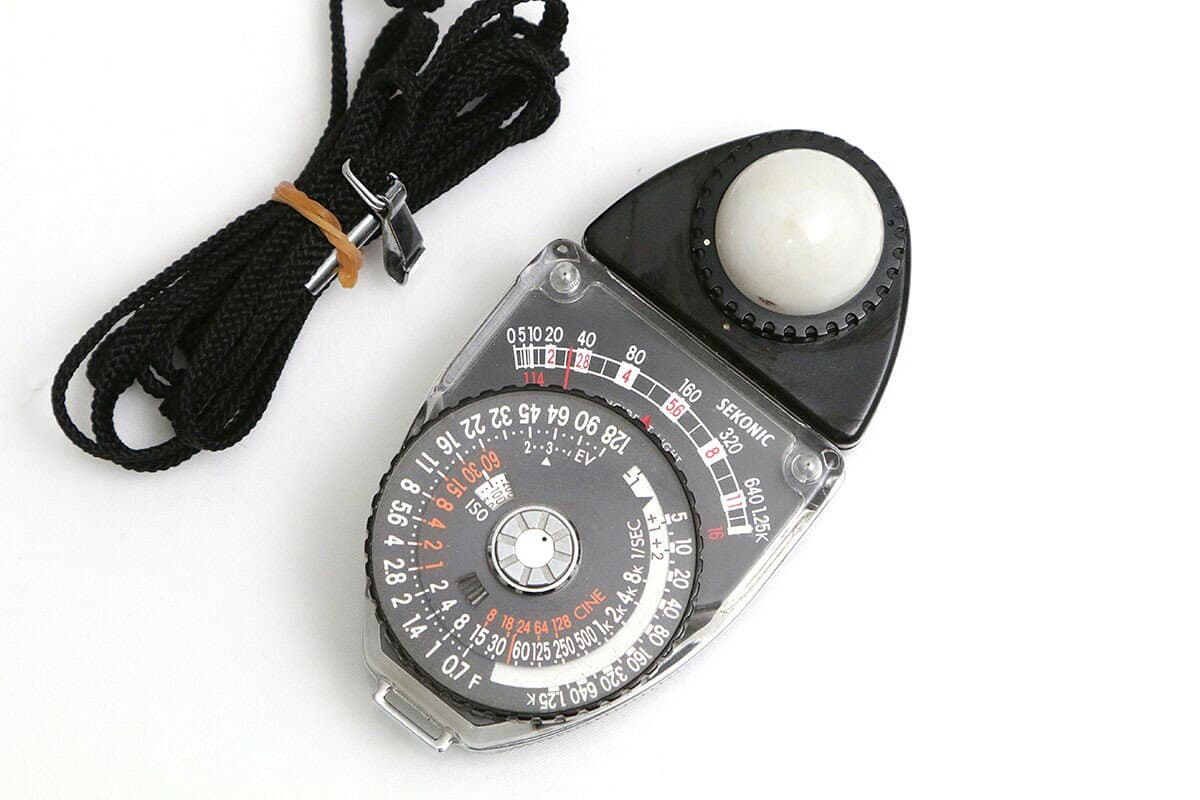 【中古】【並品】セコニック スタジオデラックス L-398M CA01-B4622-2D3A SEKONIC 露出計 測光器 反射光 入射光 単4 中古