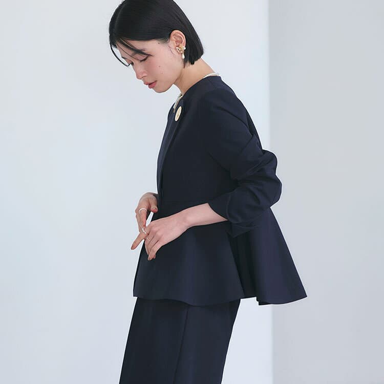 【新色・グレー入荷】レディース セットアップ ママスーツ パンツスーツ ノーカラージャケット セレモニースーツ 2点セット フォーマル ミセス 50代 40代 30代 卒業式 入学式 卒園式 入園式 七五三 お宮参り 結婚式 オフィスカジュアル 通勤 母親 服装 上品 紺 黒 即日発送 thumbnail 2
