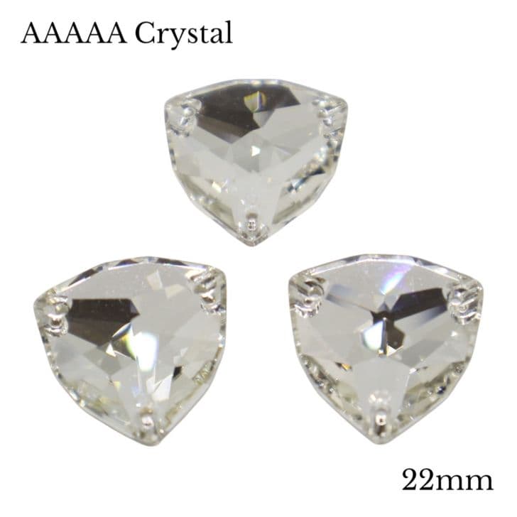 A5ランク　【Fattriangle　22×22ミリ　3粒　Crystal　・クリスタル・】ガラスビジュー　ガラスストーン　高輝度ビジュー　ソーオン　ソーオンビジュー　　衣装パーツ　　縫い付けビジュー　ソーオンストーン