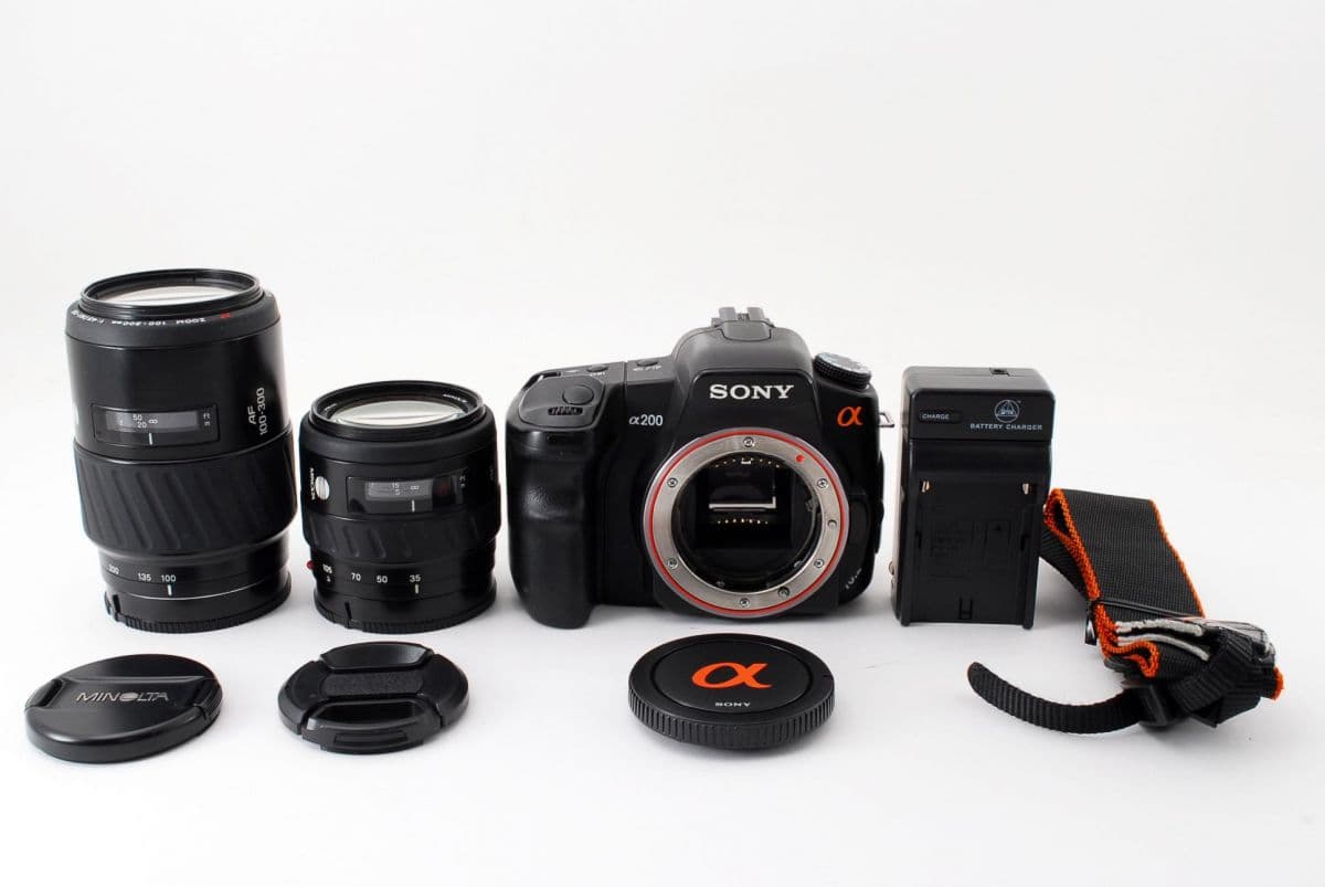 【中古】 ソニー SONY α200 DSLR-A200 ブラック 超望遠ダブルズームセット 美品 初心者に最適一眼レフセット ストラップ付き 当店保証30日間 人気 ミラーレス 一眼レフ 交換レンズ カメラ thumbnail 2