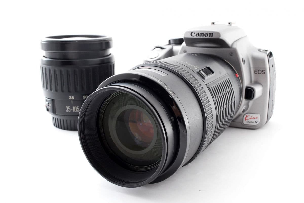 【中古】 キヤノン Canon EOS Kiss Digital N デジタルN ダブルズームレンズセット シルバー 美品 デジタル一眼始めるならこれ ストラップ付き 当店保証30日間 人気 ミラーレス 一眼レフ 交換レンズ カメラ