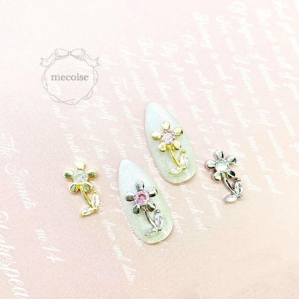 ジルコニア ネイルパーツ ハンドメイド 韓国 レジン ネイル パーツ お花 春 地雷 量産型 キラキラ ゆめかわ 花 フラワー ゆめかわ 可愛い かわいい メルヘン シルバー ゴールド ピンク 大きい 大きめ 材料 レジン封入 ジェルネイル ネイルアート セルフネイル