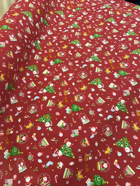 018-AP35402 特価 クリスマス コットン シーチング プリント生地 布 布地 ラメ ステージ衣装 衣装生地 コスチューム コスプレ衣装 ディズプレイ 綿 サンタ ツリー プレゼント インテリア 装飾 デコレーション