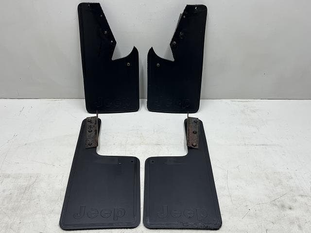 【中古】中古部品 ジープ チェロキー 7MX マッドガード(セット) 【3310070100-0000Y0769817470】
