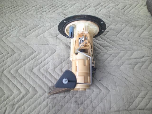 【中古】中古部品 ムーヴコンテ L575S フューエルポンプ 【3340030100-008922800020600】