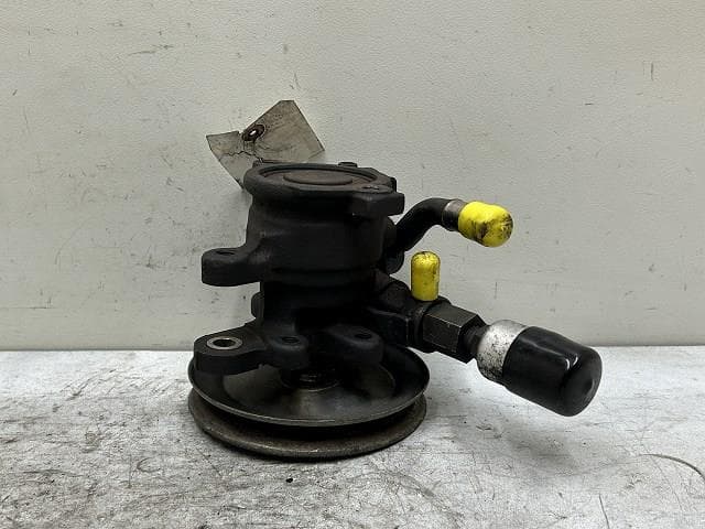 【中古】中古部品 ライトエース KM36V パワステベーンポンプ 【3310070100-000471813143300】