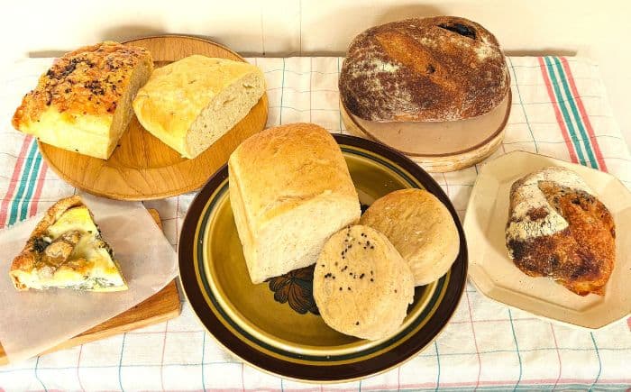 【ふるさと納税】厚真を味わう 自家製酵母のパン詰め合わせ Aセット【パン工房Chillin'】 パン 道産小麦 国産小麦 自家製酵母 つめあわせ 詰め合わせ セット 朝食 冷凍 北海道 [AXBC001]