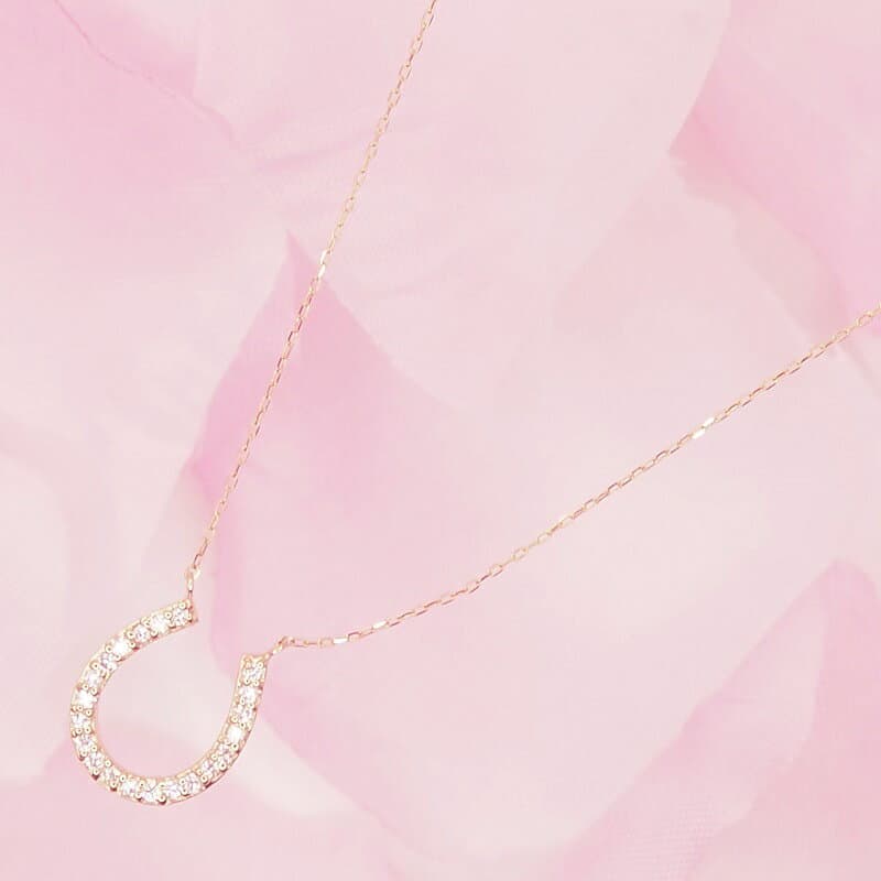 【ふるさと納税】＜ 甲府ジュエリー ＞ ネックレス ペンダント レディース ジュエリー アクセサリー ダイヤモンド 0.10ct 馬蹄 選べる地金 プラチナ ピンクゴールド イエローゴールド 可愛らしい おしゃれ 記念日 ギフト プレゼント ジュエリーケース付 保証書付 k168-031 thumbnail 3