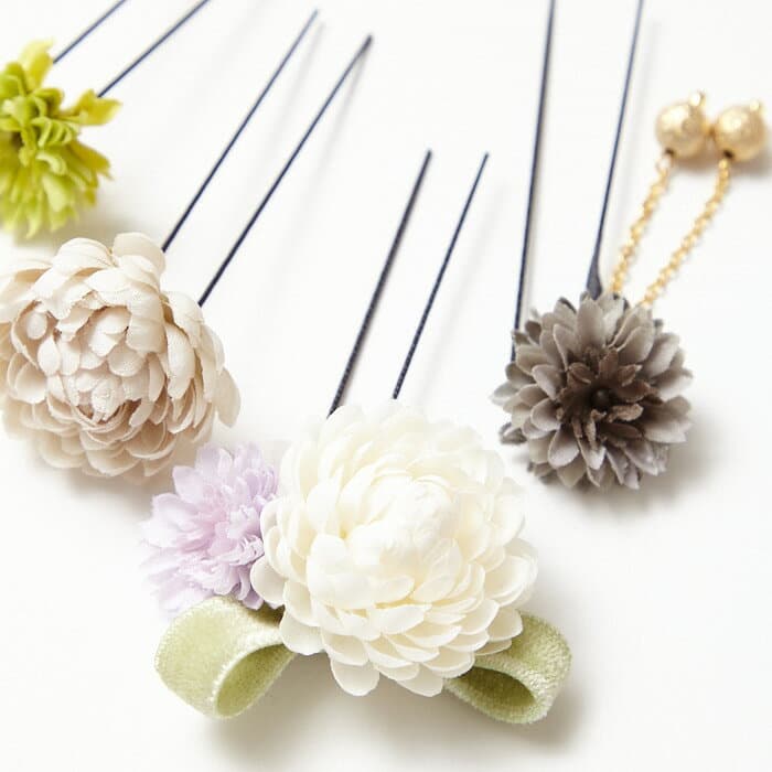 【先着順！最大10%OFFクーポン 10/4 20:00〜10/9 1:59】 ぽんぽん菊Uピン公式 ふりふ ヘアピン ヘアクリップ Uピンセット 4点セット 大正ロマン お花 菊 マム 結婚式 3歳 3才 7歳 7才 レトロ モダン かわいい 髪飾り 浴衣 ヘアアクセサリー ギフト プレゼント thumbnail 2