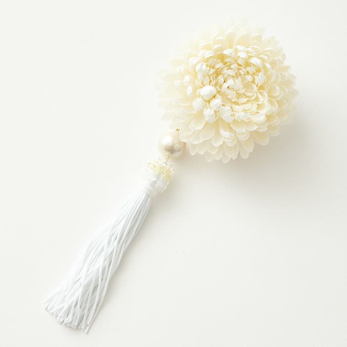 ぽんぽん菊タッセルコーム公式 ふりふ 髪飾り ヘアアクセ コーム ヘッドドレス 小花 アンティーク 風 菊 ワンポイント 大人っぽい 大輪 一輪 和装 豪華 レトロ モダン 着物 和服 プレゼント ギフト 成人式 卒業式 七五三 振袖 セレモニー thumbnail 2