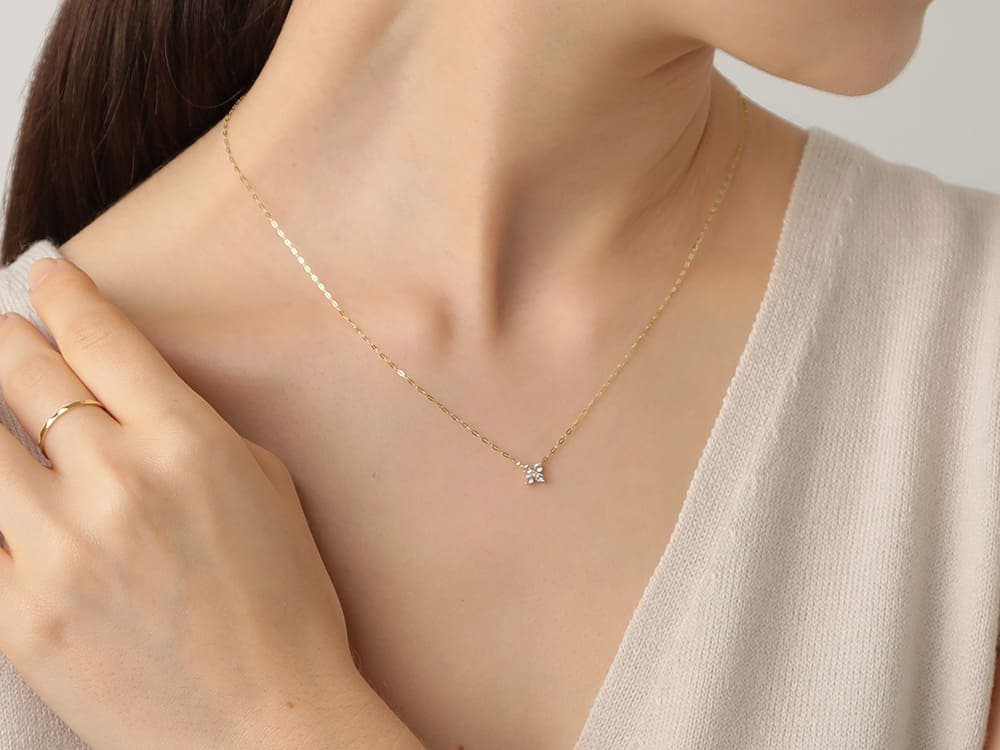 ★26％OFFクーポン配布中K18 YG PG WG ホワイトトパーズピアスネックレス ペンダント チェーンネックレス 記念日 誕生日 プレゼント ギフト アレルギー対応 18金 レディース ゴールド シンプル 小ぶり 40代 50代 上品 thumbnail 3