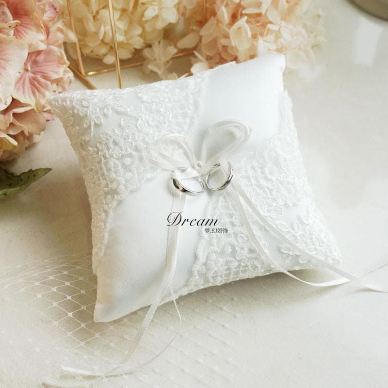 リングピロー おしゃれ 結婚式 ウェディング ブライダル リング 指輪 カップル 刺繍 リボン レース ホワイト