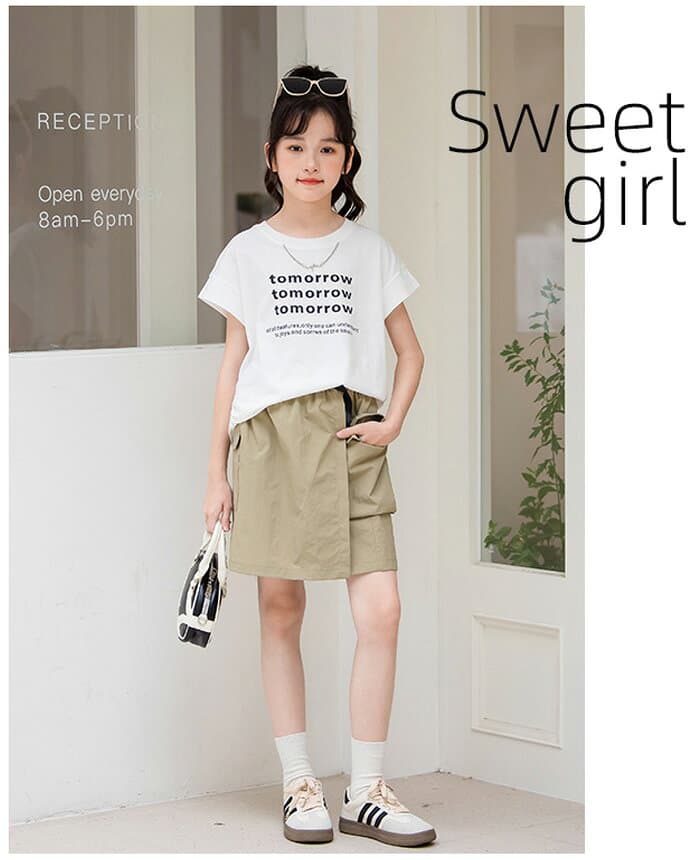 【10%OFFクーポン】 子供服 女の子 夏服 新品 女の子 セットアップ レジャー 上下セット 夏着 通学着 リゾート お出かけ キッズ 半袖 白tシャツ+スカート 2点セット ガールズ カジュアル系 スカートセット 子ども服 綿100% 可愛い 英文柄 Tシャツ キュロットスカート 120-170 thumbnail 2