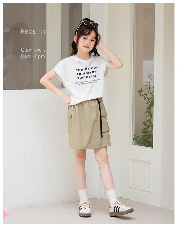 【10%OFFクーポン】 子供服 女の子 夏服 新品 女の子 セットアップ レジャー 上下セット 夏着 通学着 リゾート お出かけ キッズ 半袖 白tシャツ+スカート 2点セット ガールズ カジュアル系 スカートセット 子ども服 綿100% 可愛い 英文柄 Tシャツ キュロットスカート 120-170 thumbnail 3