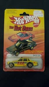 【送料無料】ホビー ・模型車・バイク レーシングカー ホットホイールタクシーステープルブリスターhot wheels 1983 taxi 5181 torn, stapled blister