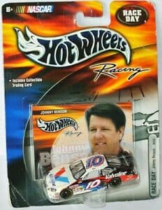 【送料無料】模型車　スポーツカー　ホットホイールズレース10 pontiac nascar2003* valvoline*ジョニーベンソン 164hot wheels race day 10 pontiac nascar 2003 * valvoline * johnny be