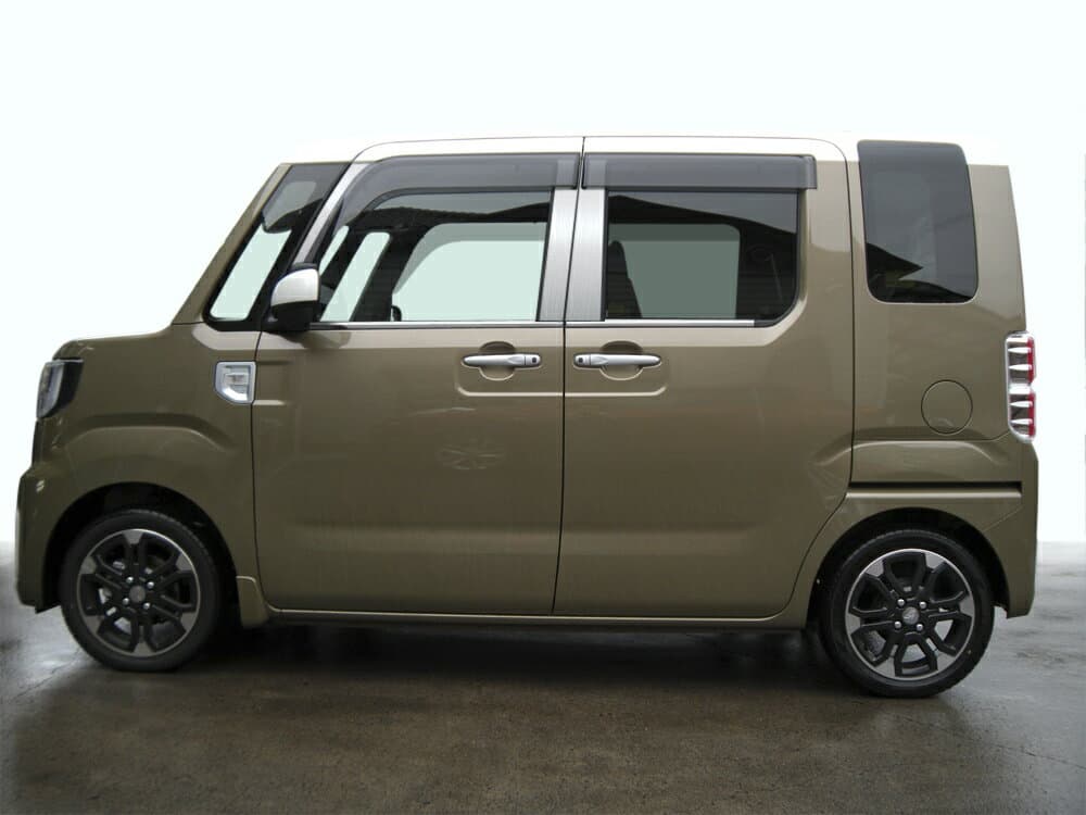 【ハイクオリティー】LA700A　ピクシスメガ LA700A/LA710A　ステンレス　ピラー　ヘアライン　INVENTER/grow/ピラーパネル/メッキピラー/車パーツ/鏡面