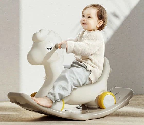 可愛い キッズ用 車輪付き 両用 木馬 ロッキングチェア 座れる 乗り物 乗用おもちゃ 誕生日 出産祝い 1~6歳子供の日 誕生日 クリスマスプレゼント