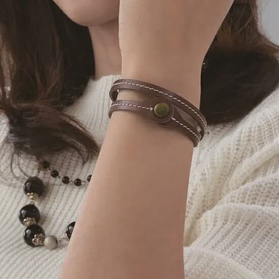 メール便送料無料　静電気除電　本革おしゃれブレスレット　日本製　【メーカーよりの直送品の為、キャンセル不可、他の商品との同梱不可】