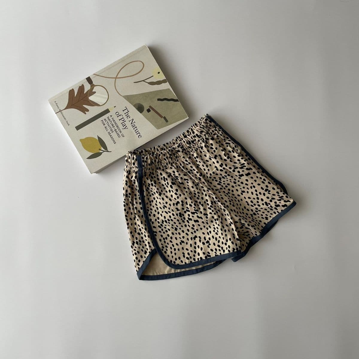 ベビー キッズ 女の子 男の子 ショートパンツ dalmatian short pants パイピング ダルメシアン 柄 ショート丈 キュロット ショーパン コットン ボトム ズボン 綿 可愛い 80cm 90cm 100cm 110cm 120cm 130cm 海外 輸入 インポート 子供服 春 夏 秋 送料無料 thumbnail 3