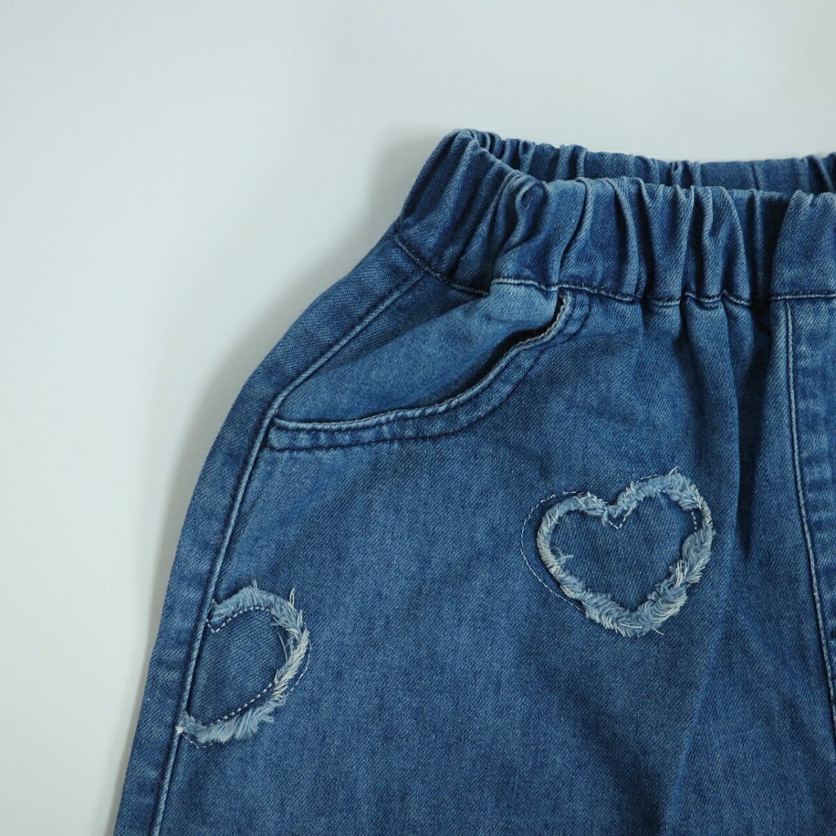 ＼50%OFFセール／ ベビー キッズ 女の子 パンツ heart crushed denim short pants ハート デニム ショートパンツ フリル キュロット ショーパン コットン ボトム 可愛い 80cm 90cm 100cm 110cm 120cm 130cm 140cm 海外 輸入 インポート 子供服 春 夏 秋 送料無料 thumbnail 3