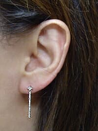 K18YG/PG/WG pt900 【0.32ct】エタニティ　ダイヤモンド ロングピアス スウィングピアス 揺れるダイヤモンド [SIクラス]透明感溢れるダイヤモンド バーピアス 棒ピアス 母の日 ギフト 記念日【送料無料】 thumbnail 3