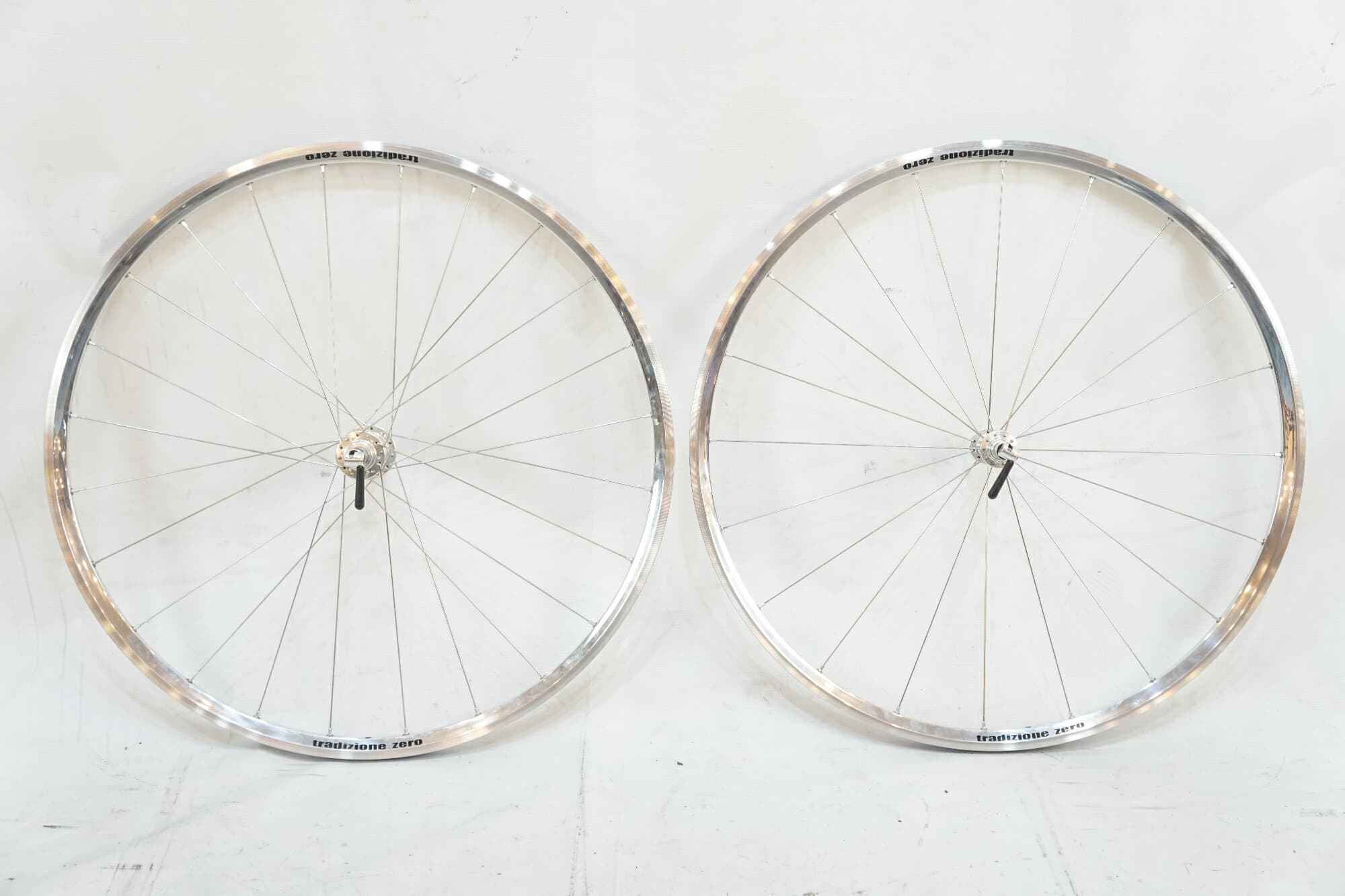 【中古】 TRADIZIONE 「トラディツィオーネ」 ZERO シマノ11速 ホイールセット / バイチャリ浦和ベース