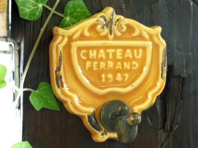 ★在庫処分★重量感のある陶器のアンティークフック！セラミックフック【エンブレムB.YE】　※定形外可450円