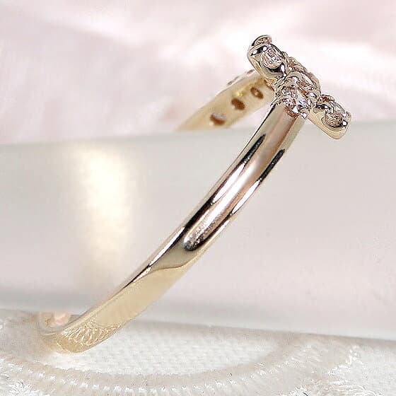 【送料無料】K10YG【0.14ct】ダイヤモンド クロス ピンキーリング品質保証書 ダイヤリング ゴールド 10金 レディース ジュエリー 十字架 贈り物 可愛い おしゃれ 人気 指輪 ダイヤモンドリング バーモチーフ 縦ライン 4月誕生石 シンプル 上品 小指 thumbnail 2