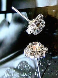 DCMR Jewelry ジュエリー シンプル キラキラ 大粒 ダイヤ の 花びら ピヤス アクセサリー thumbnail 2