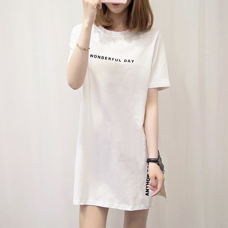 チュニック チュニックワンピ カットソー ワンピース Tシャツ 半袖 レディース トップス 丈長め サイドスリット 丸首 ラウンドネック 英語 英字 プリント ロゴ シンプル カジュアル 個性的 おしゃれ かわいい ブラック 黒 ホワイト 白 女性 デイリー 普段使い 大きいサイズ thumbnail 3