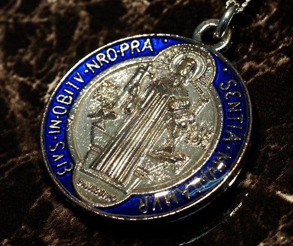 聖ベネディクト メダイ ネックレス ブルー メンズ ネックレス アクセサリー SV925 men's ネックレス 十字架 デザインネックレス リバーシブル ネックレス 45cm チェーン シルバー メール便送料無料 ss