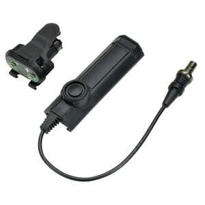 UFC リモートスイッチ SF XT07型 デュアル SF X300/X400対応 ブラック ライトスイッチ ウエポンライトスイッチ 20mmレール適合ライトスイッチ ウェポンライト ピストルライト けん銃用ライト ハンドガンライト リモートボタン リモコンスイッチ リモコンボタン