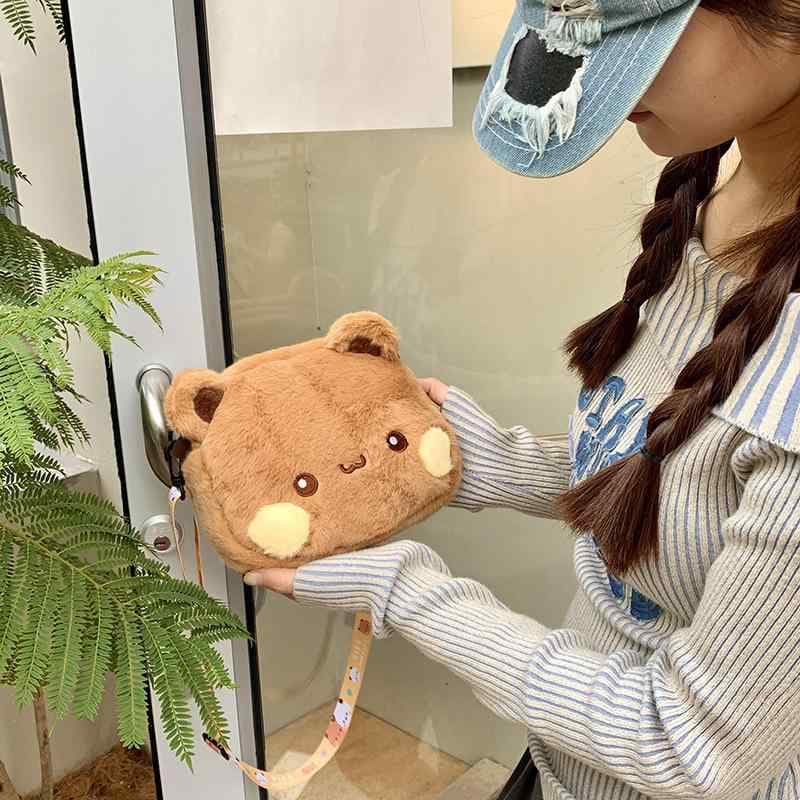 ショルダーバッグ レディース かわいい クマ ぬいぐるみ ふわふわ ポシェット ミニバッグ 斜めがけ カバン 白 ベージュ