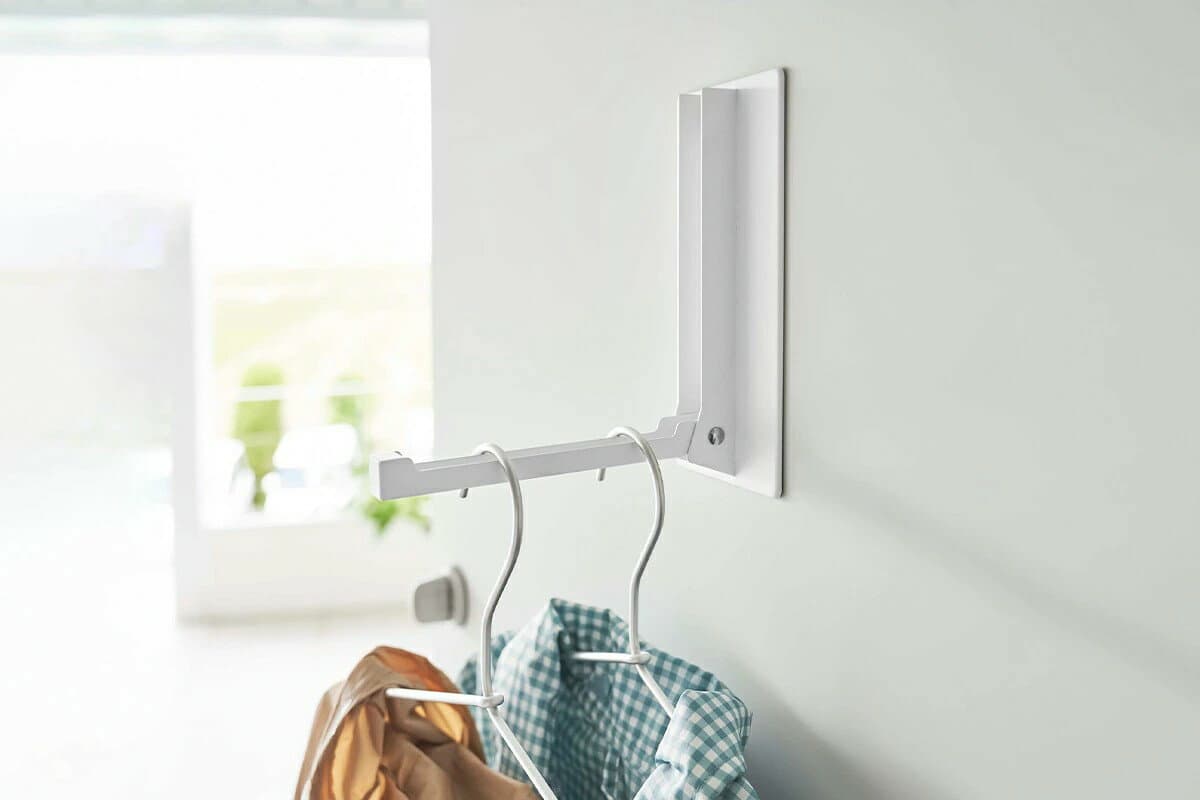 【クーポン最大1000円OFF】r マグネット 折りたたみ ドアハンガー 収納 コートハンガー スリム コート掛け ドアフック 玄関 玄関扉 冷蔵庫 折り畳み おしゃれ マグネットハンガー ハンガーフック