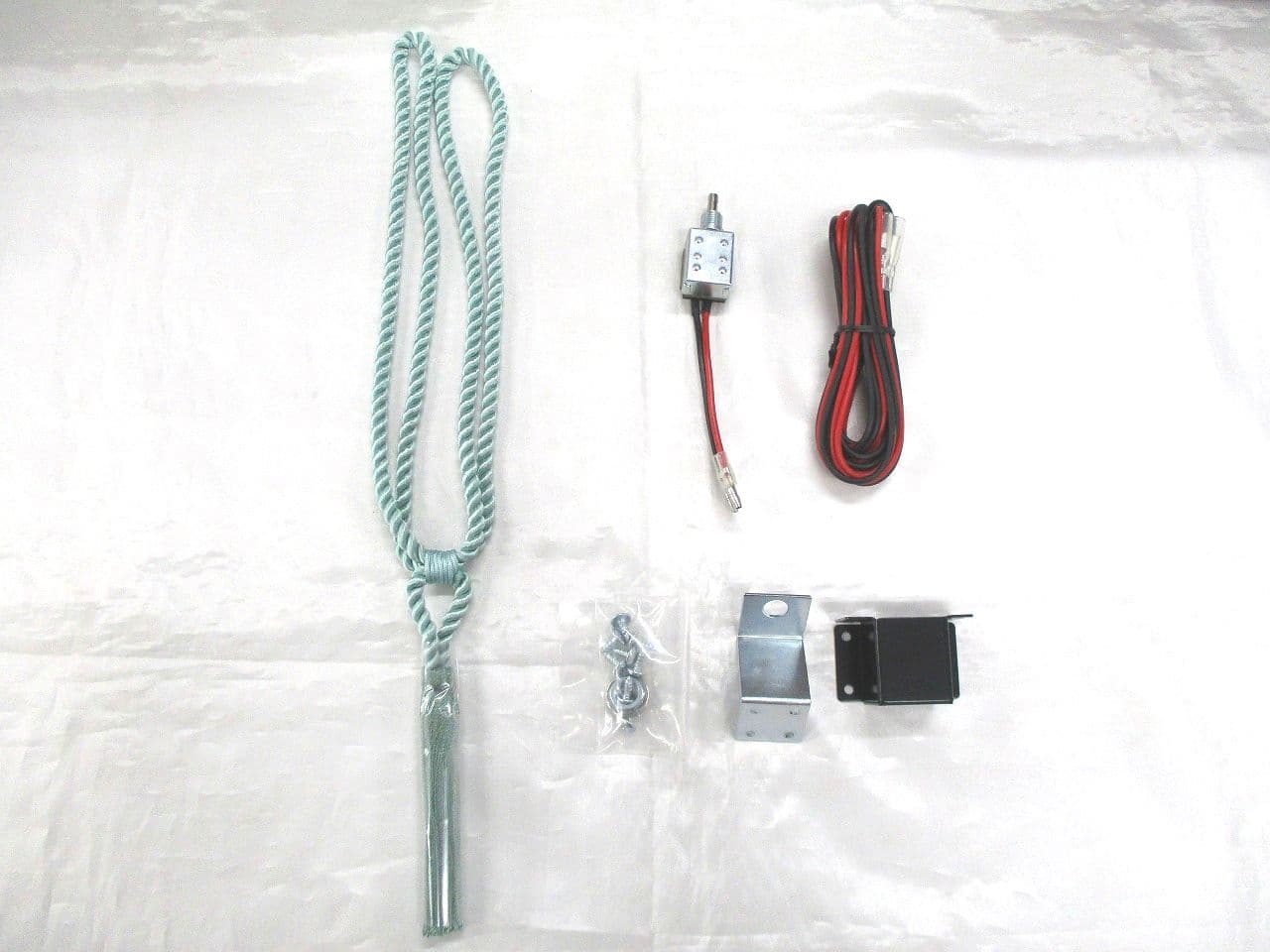 ホーンスイッチ♪タッセル：ミントグリーン（水色）　スリムタイプ♪エアーホーンのスイッチに！