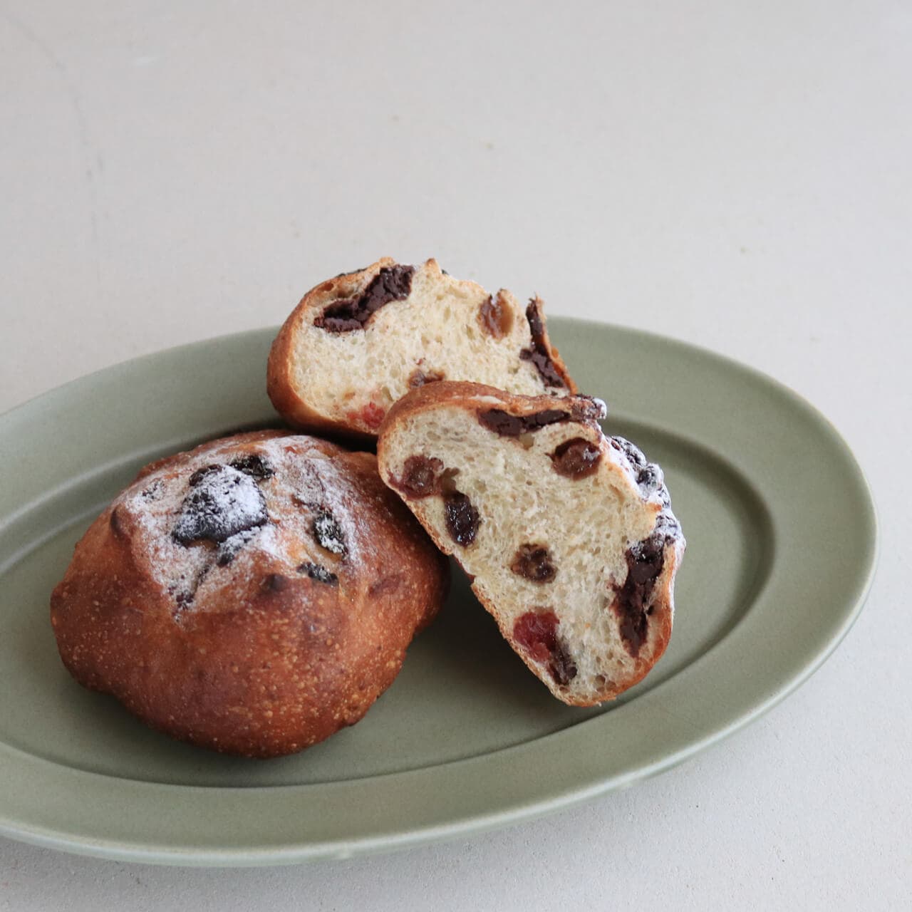 【冷凍】富良野花七曜 糀カンパーニュ 【 チョコレート × ドライフルーツ 】 2個セット ＊ 北海道産小麦 上富良野産生糀 北海道産ライ麦 北海道がつまったこだわり素材のカンパーニュ 冷凍パン