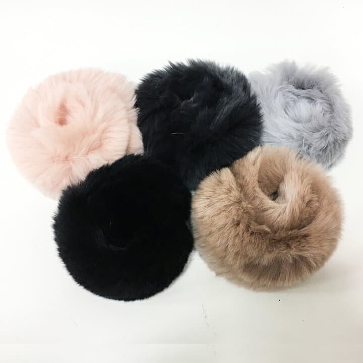新作！ラビットファーバングル。【Rabbi】ラビー　高級　ファーバングル　上質　ミンク　バングル　秋冬　バングル　レディース アクセサリー　ブレスレット　バッグ・小物・ブランド雑貨