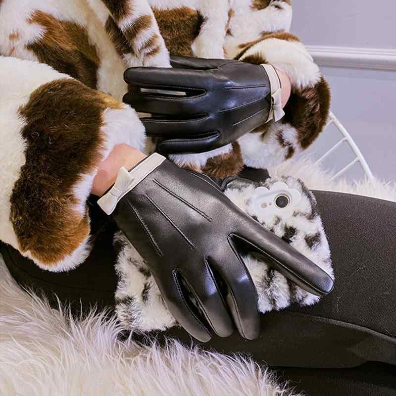 レザー手袋 防寒手袋 秋冬グローブ レディース革手袋 シープスキン手袋 おしゃれ手袋 スマホ対応手袋 女性用グローブ 高級レザーグローブ 温かい手袋 ブラック手袋 防寒グローブ 秋冬ファッション おしゃれ防寒 プレミアムレザー スタイリッシュグローブ