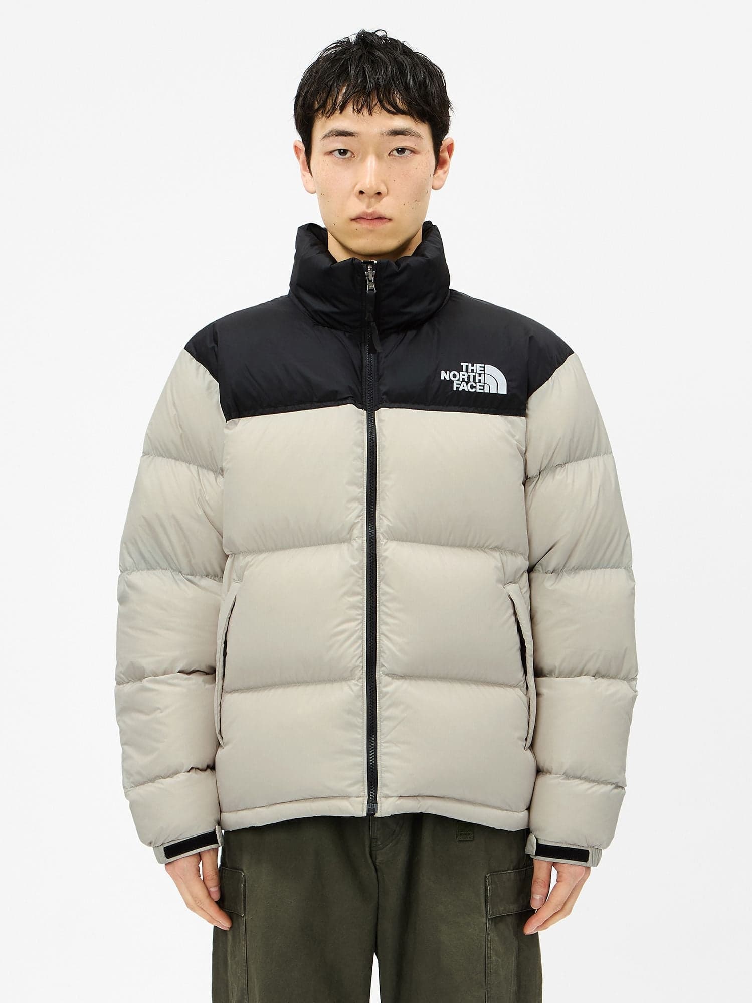 THE NORTH FACE 【公式】ヌプシジャケット(ユニセックス) ザ・ノース・フェイス ジャケット・アウター ダウンジャケット・ダウンベスト ブラック ホワイト【送料無料】 thumbnail 2