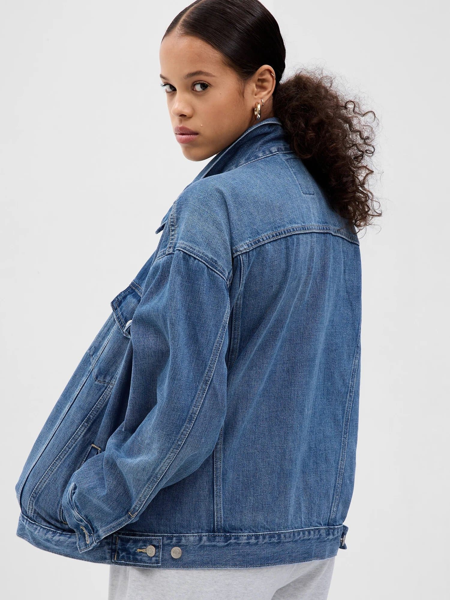GAP (W)オーバーサイズ アイコンデニムジャケット ギャップ ジャケット・アウター デニムジャケット ブルー【送料無料】 thumbnail 2