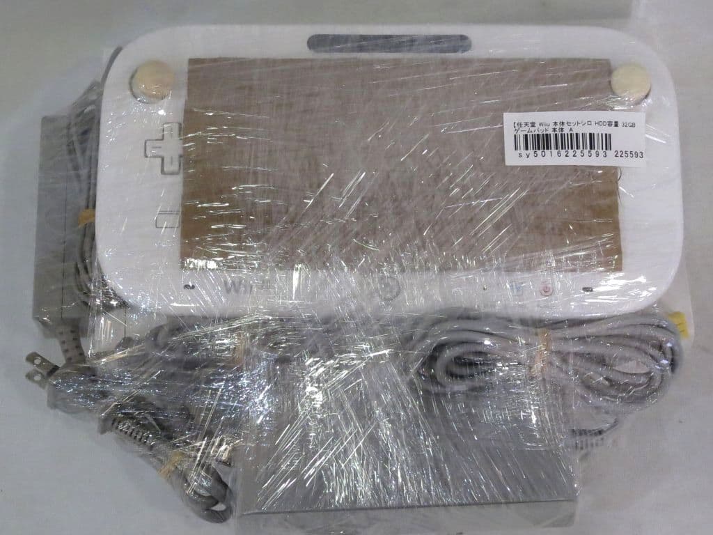 【中古】 任天堂 WiiU 本体セットシロ HDD：32GB ゲームパッド＆本体 初期化済み　スプラトゥーン付き【動作品】 sy5016225593