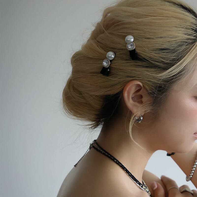 【10/9 09:59まで！超目玉】 ヘアクリップ クリップ ヘアアクセ レディース ミニ 2本セット パール ストーン ベロア風 大人かわいい 髪留め まとめ髪 シンプル おしゃれ キッズ ゴールド 結婚式 オフィス メール便送料無料 thumbnail 2