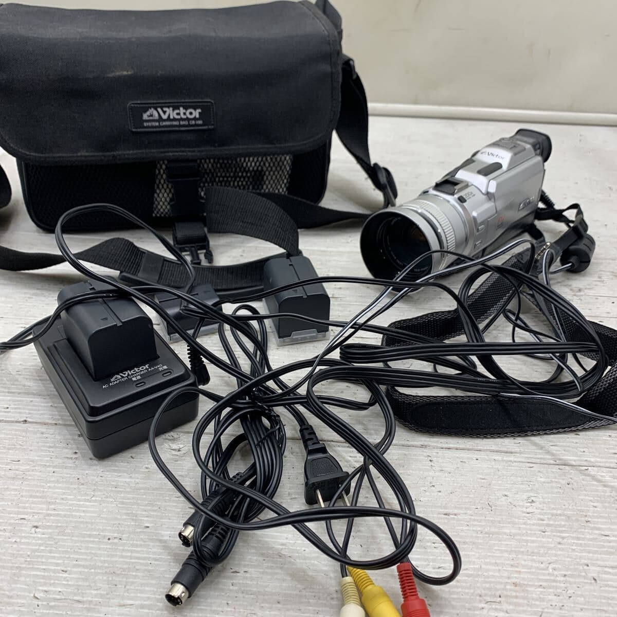 I☆レア☆デジタルビデオカメラ ビデオカメラ Victor ビクター GR-DV3000 カメラ バッグ付き 充電器 電化製品 家電 ビデオ 録画 アダプター — 1/10