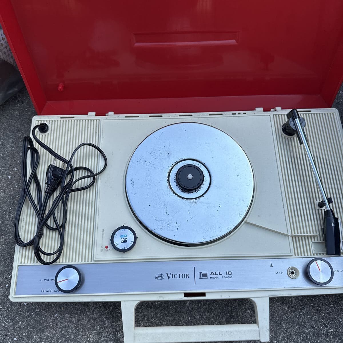 昭和レトロ ビクター ポータブルレコードプレーヤー レコードプレーヤー Victor レトロ PE-8400 通電確認済み ジャンク — 1/7