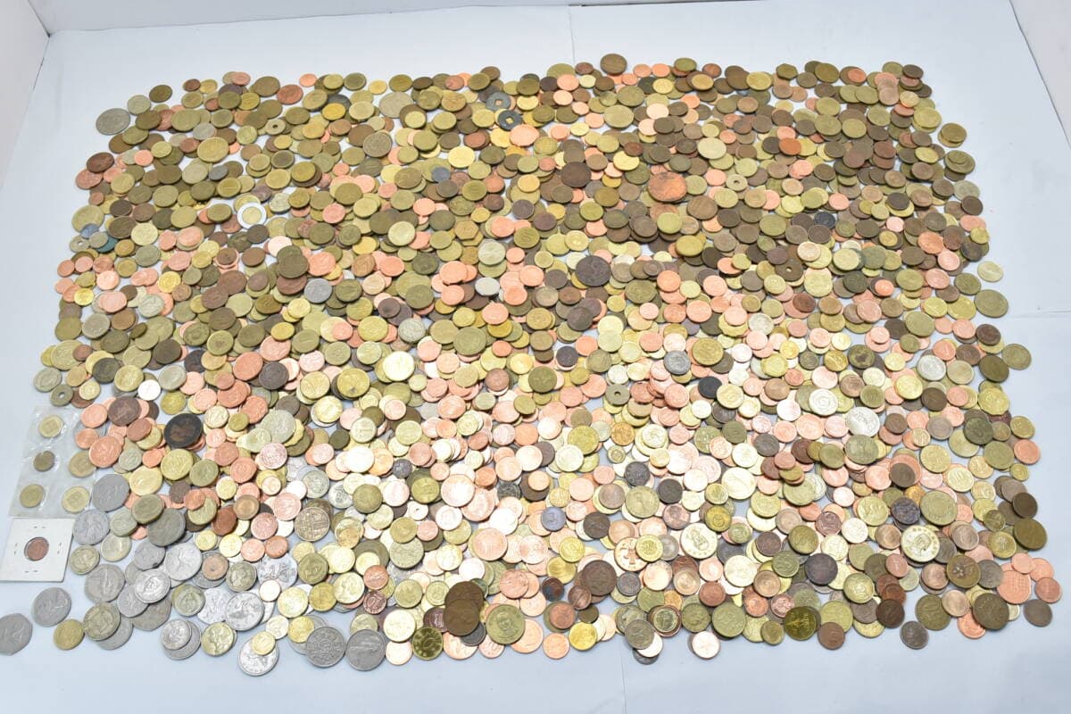 海外コインまとめて 9.4kg 硬貨 コレクション アンティーク 骨董 — 1/10